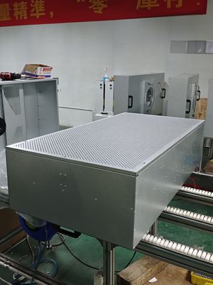 Efektywność filtracji ≥ 99,99% Kaputa przepływowa laminowa z materiałem filtracyjnym z włókna szklanych i materiałem stalowego ramy ocynkowanej