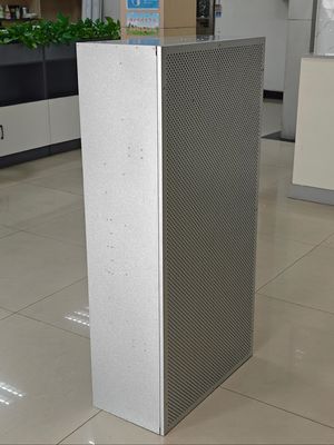 Profesjonalny laminowy kapelusz przepływowy o stopniu oczyszczania 100 stopnia ISO14644-1 Standardowa i skuteczność filtracji ≥ 99,99%